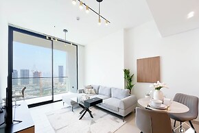 Luxury & Comfort 1B at Binghatti Amber & Balcony