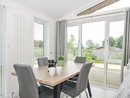 3 Meadow Retreat