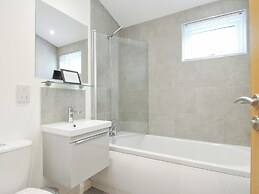 3 Meadow Retreat