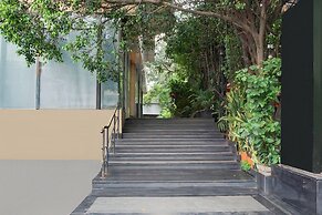 Super Townhouse Oak JM Road