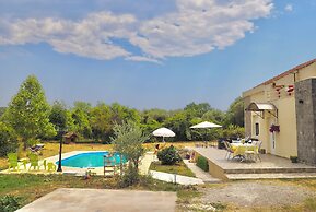 Villa Paraiso with Pool
