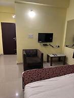 Five stones By Earth Hotel Vadapalani