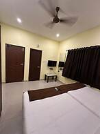 Five stones By Earth Hotel Vadapalani