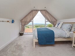 Buzzards View