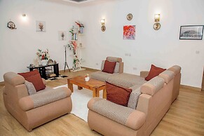 Kindo Kicha Farmhouse