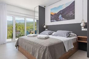 Villa River Rose With Pool and Jacuzzi