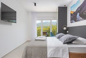 Villa River Rose With Pool and Jacuzzi