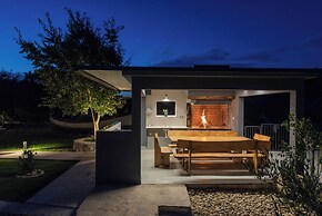 Villa River Rose With Pool and Jacuzzi