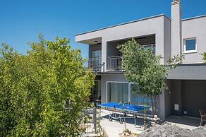 Villa River Rose With Pool and Jacuzzi
