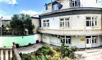 Trippoo Villa & Hostel