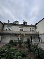 Trippoo Villa & Hostel