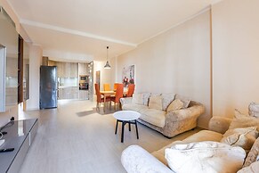 Marina Mirage Apartment Beachfront 2BR