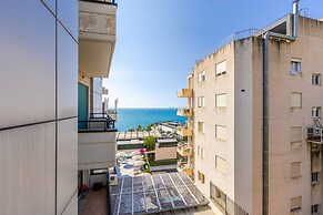Marina Mirage Apartment Beachfront 2BR