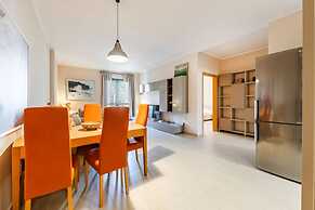 Marina Mirage Apartment Beachfront 2BR