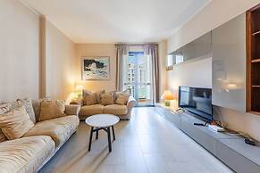 Marina Mirage Apartment Beachfront 2BR