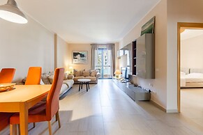 Marina Mirage Apartment Beachfront 2BR