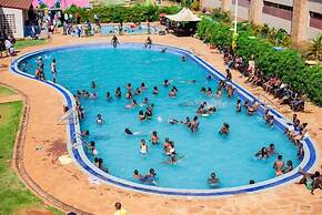 Maxland Hotel Juja