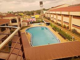 Maxland Hotel Juja