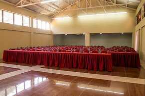 Maxland Hotel Juja