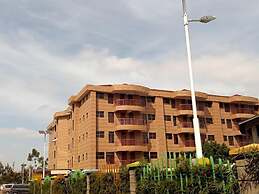 Maxland Hotel Juja
