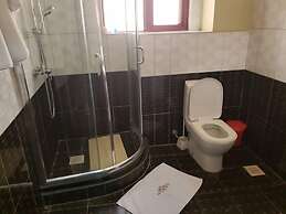 Maxland Hotel Juja