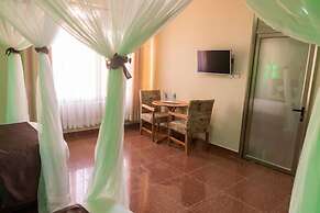 Maxland Hotel Juja