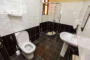 Maxland Hotel Juja