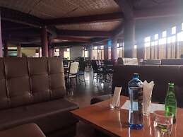 Maxland Hotel Juja