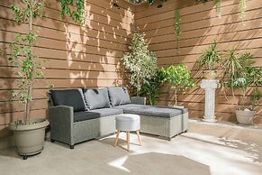 Plantaea Studio - Athens Escape