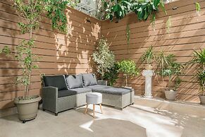 Plantaea Studio - Athens Escape