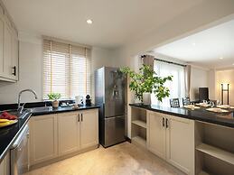 Elegant Suites Central