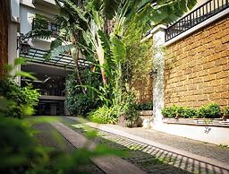 Elegant Suites Central