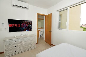 Sleeps 10 Views Beach 1 Block
