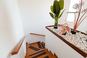 Sleeps 10 Views Beach 1 Block