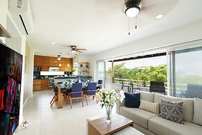 Sleeps 10 Views Beach 1 Block
