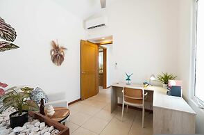 Sleeps 10 Views Beach 1 Block