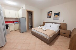 Seaside Nest in Kourouta Steps From the Beach