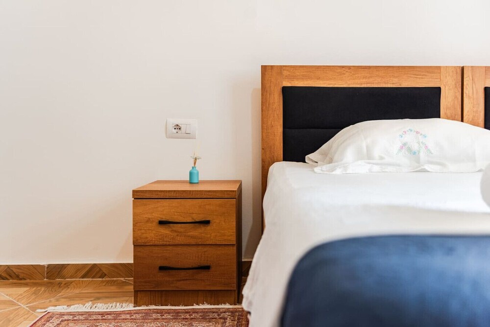 Saraci Rooms 1 in Gjirokast r