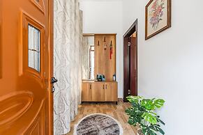 Saraci Rooms 1 in Gjirokast r