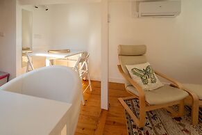 Bairro Alto Tiny Studio by Homing