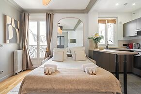 1536 Daumesnil