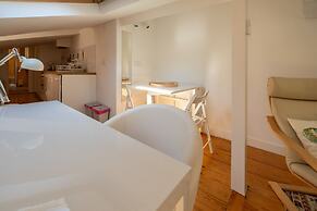 Bairro Alto Tiny Studio by Homing