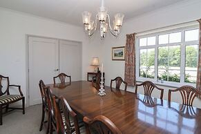 Leafield Cottage