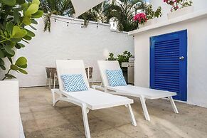 Ocean Park 3BD-3BA Pool Walktobeach -689