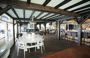 Atmospheric Chalet on the Veluwemeer