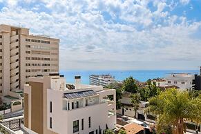 Stylish Stay With Pool & Sea Views