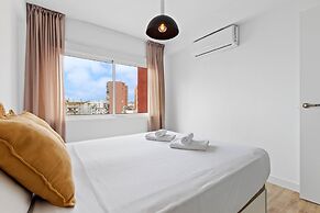 Stylish Stay With Pool & Sea Views