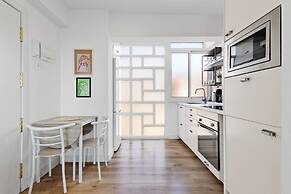 Stylish Stay With Pool & Sea Views