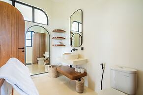 Nicolas Villa Canggu