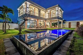 Nicolas Villa Canggu